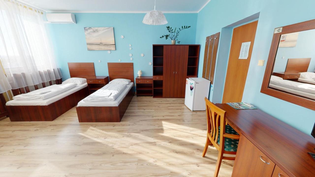 Hotel Hubert Nové Zámky Exteriör bild